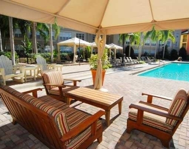 2402 W Azeele Street - Photo Thumbnail 8