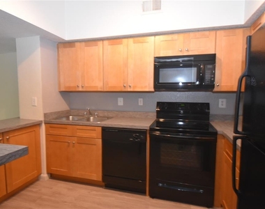 2402 W Azeele Street - Photo Thumbnail 1