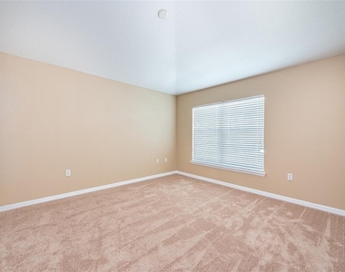 6750 Eagle Feather Drive - Photo Thumbnail 15