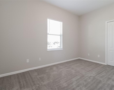 1117 Spruce Ridge Court - Photo Thumbnail 7