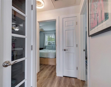 5266 Beach Drive Se - Photo Thumbnail 8