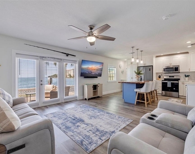5266 Beach Drive Se - Photo Thumbnail 5