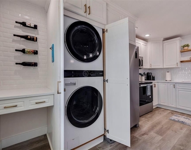 5266 Beach Drive Se - Photo Thumbnail 12