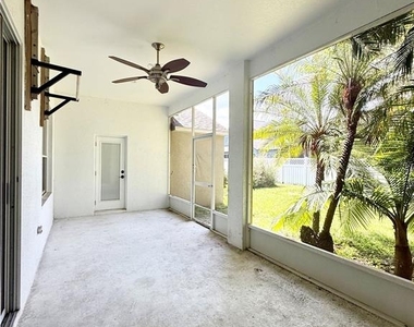 27202 Fordham Drive - Photo Thumbnail 8