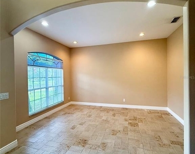 27202 Fordham Drive - Photo Thumbnail 2