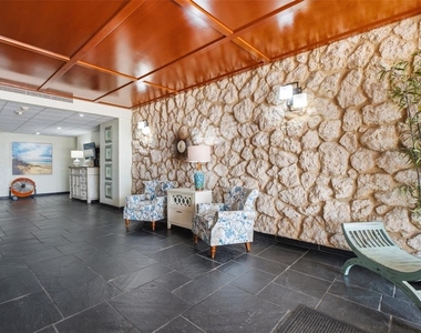 17920 Gulf Boulevard - Photo Thumbnail 4