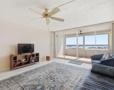 17920 Gulf Boulevard - Photo Thumbnail 13