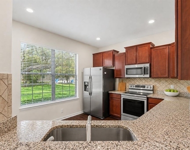 5520 Kinglethill Drive - Photo Thumbnail 2