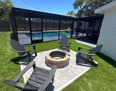 2446 Shelley Street - Photo Thumbnail 8