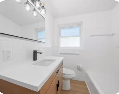 2446 Shelley Street - Photo Thumbnail 6