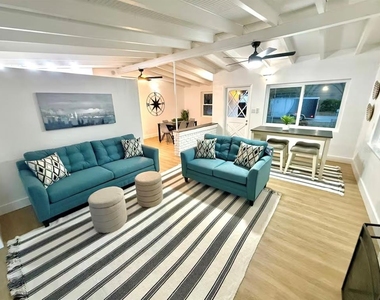 2446 Shelley Street - Photo Thumbnail 2
