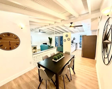 2446 Shelley Street - Photo Thumbnail 3