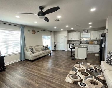 30543 Thunderbird Dr - Photo Thumbnail 3