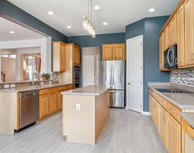 10226 Deercliff Drive - Photo Thumbnail 5