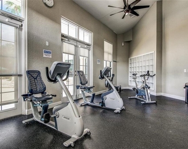10226 Deercliff Drive - Photo Thumbnail 23