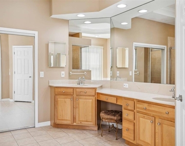 10226 Deercliff Drive - Photo Thumbnail 8