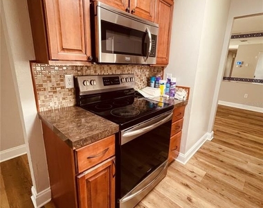 3210 Laurel Lane - Photo Thumbnail 26