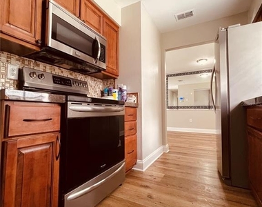 3210 Laurel Lane - Photo Thumbnail 21