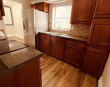 3210 Laurel Lane - Photo Thumbnail 20