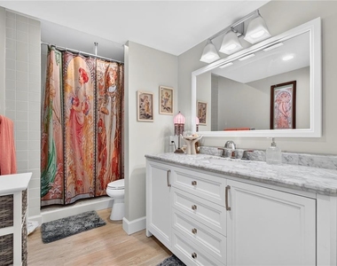 736 Island Way - Photo Thumbnail 38