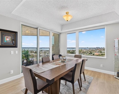 736 Island Way - Photo Thumbnail 32