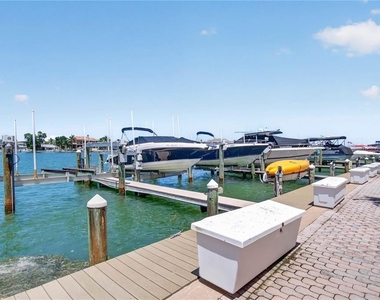736 Island Way - Photo Thumbnail 16