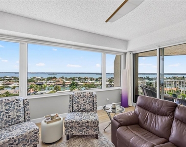 736 Island Way - Photo Thumbnail 20