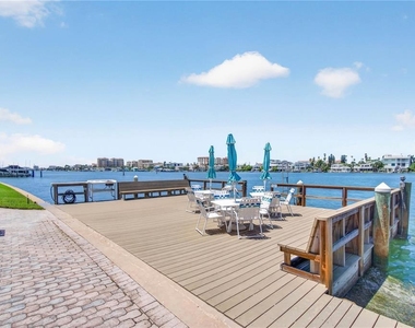 736 Island Way - Photo Thumbnail 15