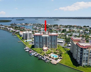 736 Island Way - Photo Thumbnail 3