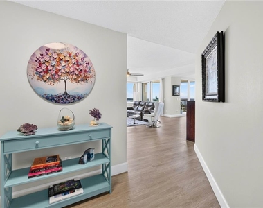 736 Island Way - Photo Thumbnail 8