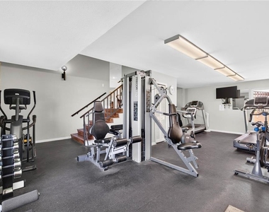 736 Island Way - Photo Thumbnail 13