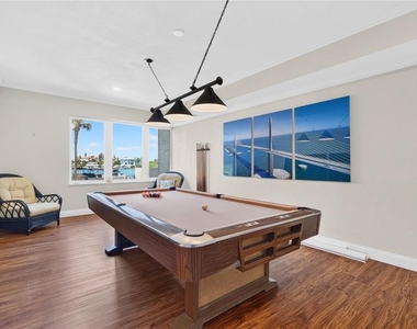 736 Island Way - Photo Thumbnail 12