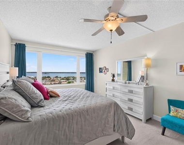 736 Island Way - Photo Thumbnail 41