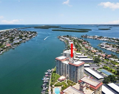 736 Island Way - Photo Thumbnail 4