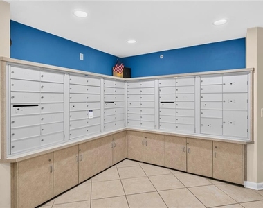 736 Island Way - Photo Thumbnail 10