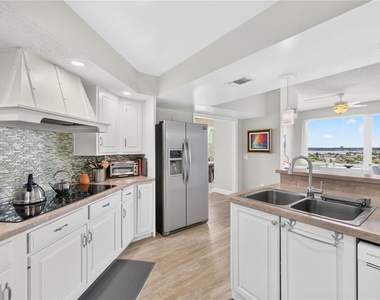 736 Island Way - Photo Thumbnail 28