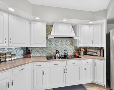736 Island Way - Photo Thumbnail 26