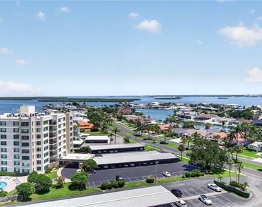 736 Island Way - Photo Thumbnail 6