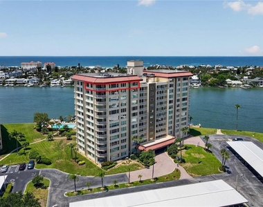 736 Island Way - Photo Thumbnail 1