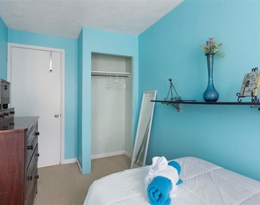 3860 Burlington Avenue N - Photo Thumbnail 14