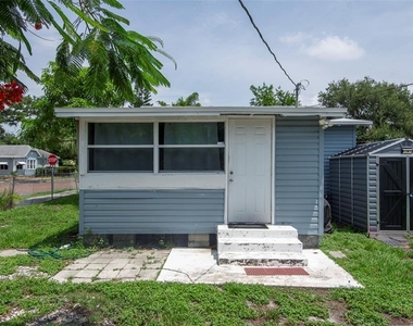3860 Burlington Avenue N - Photo Thumbnail 18