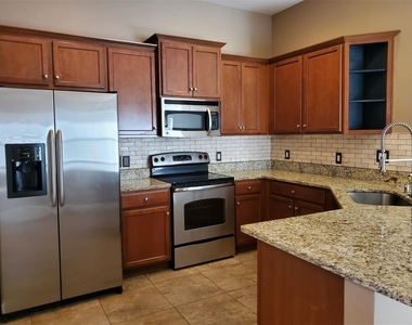 10737 Standing Stone Drive - Photo Thumbnail 4