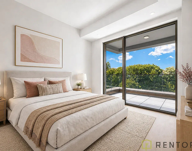 960 Franklin Avenue - Photo Thumbnail 3