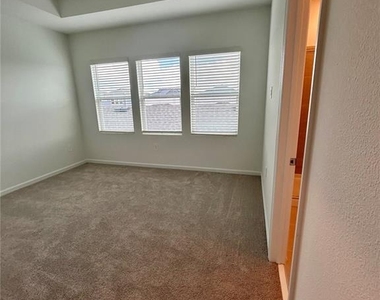 7081 Rosy Sky Avenue - Photo Thumbnail 17