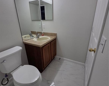 330 Aldershot Court - Photo Thumbnail 24