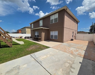 330 Aldershot Court - Photo Thumbnail 40
