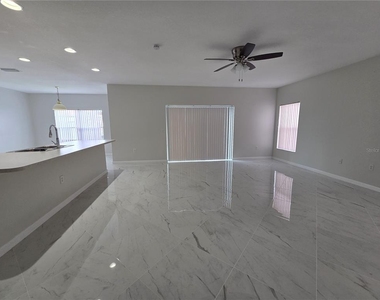 330 Aldershot Court - Photo Thumbnail 27