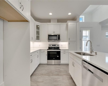 879 Margaritaville Avenue - Photo Thumbnail 12
