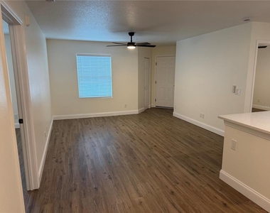 3024 Parkway Boulevard - Photo Thumbnail 2
