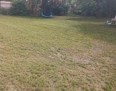 1005 N Tangerine Street - Photo Thumbnail 7